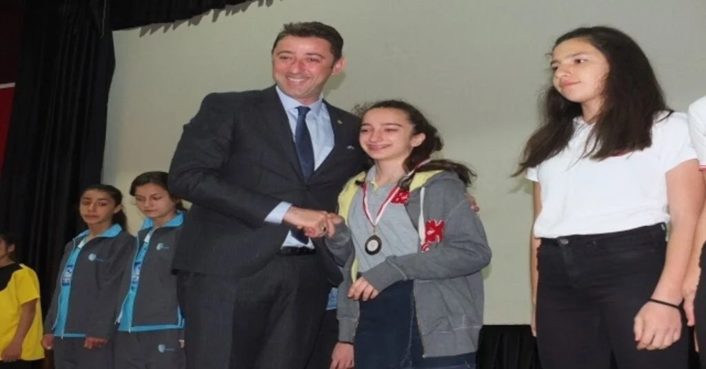 Bandırmada 23 Nisana Günboyu Kutlama