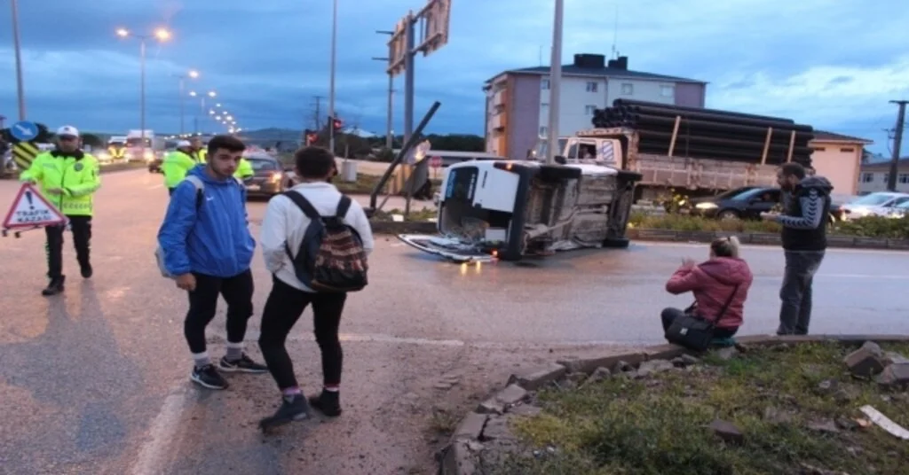 Bandırmada Trafik Kazası: 2 Yaralı