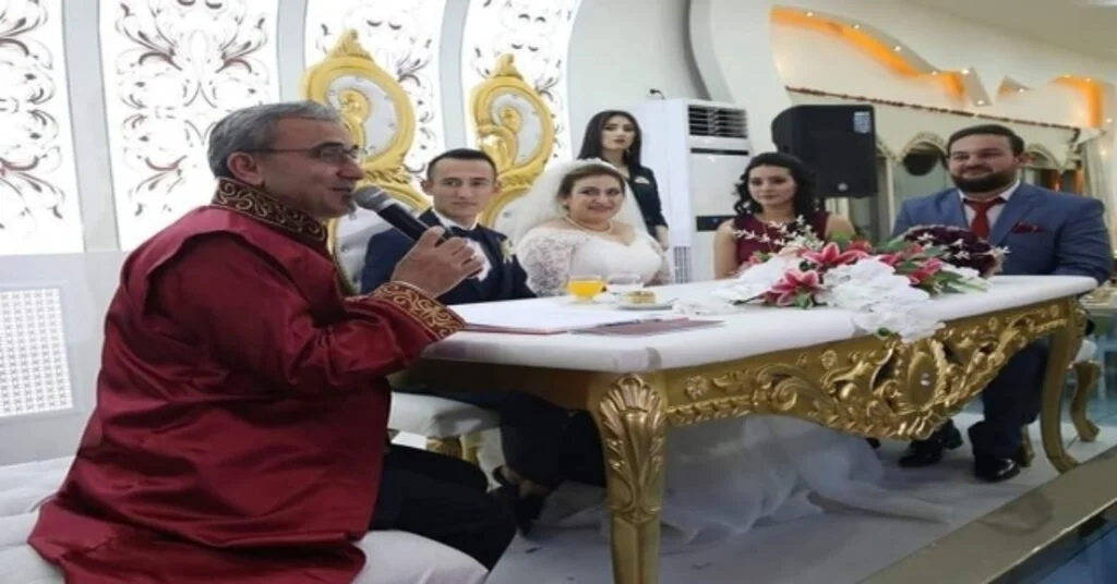 Başkan Alim Işık İlk Resmi Nikahını Kıydı