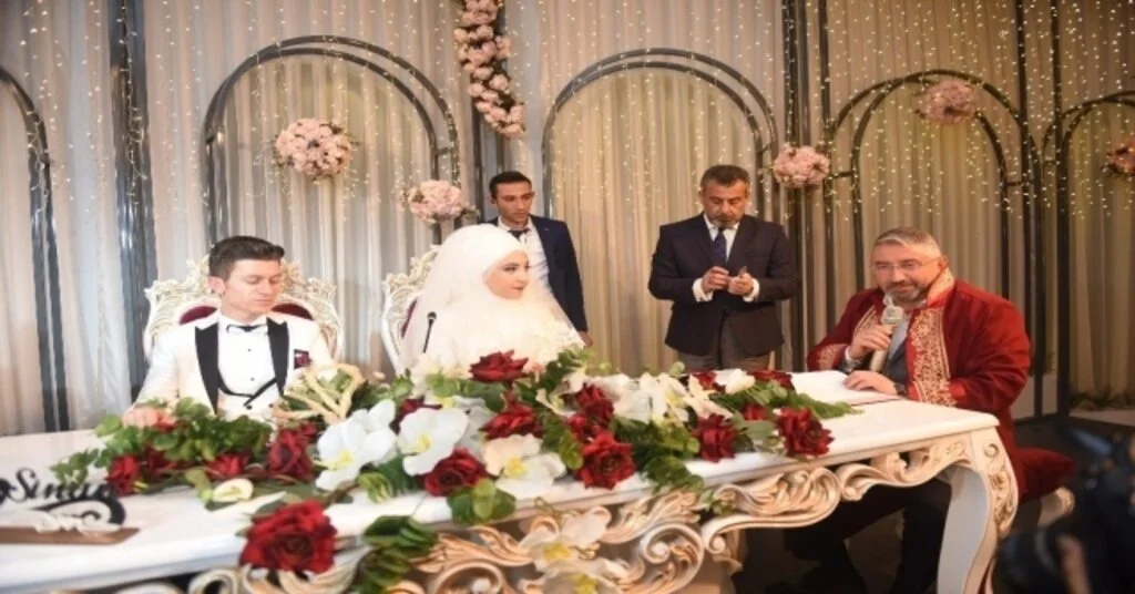 Başkan Aşgın İlk Nikahını Kıydı