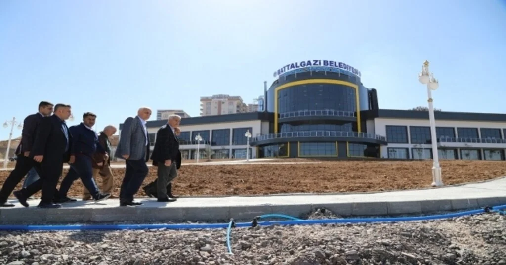 Başkan Güder Sosyal Yaşam Merkezini İnceledi