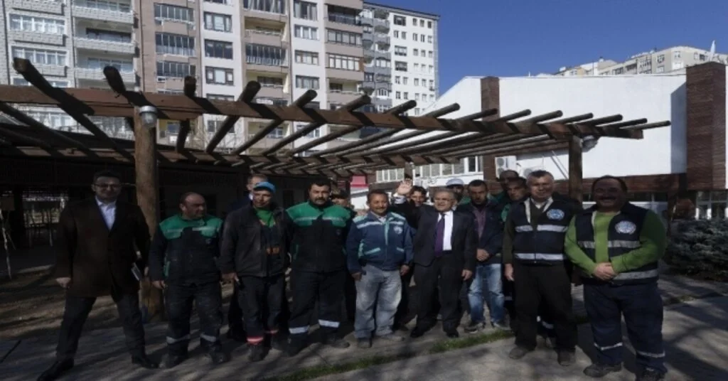 Başkan Memduh Büyükkılıç Mesaiye Personel Ziyareti İle Başladı, Alo 153 Çağrı Merkezinde Vatandaşın Talebini Dinledi
