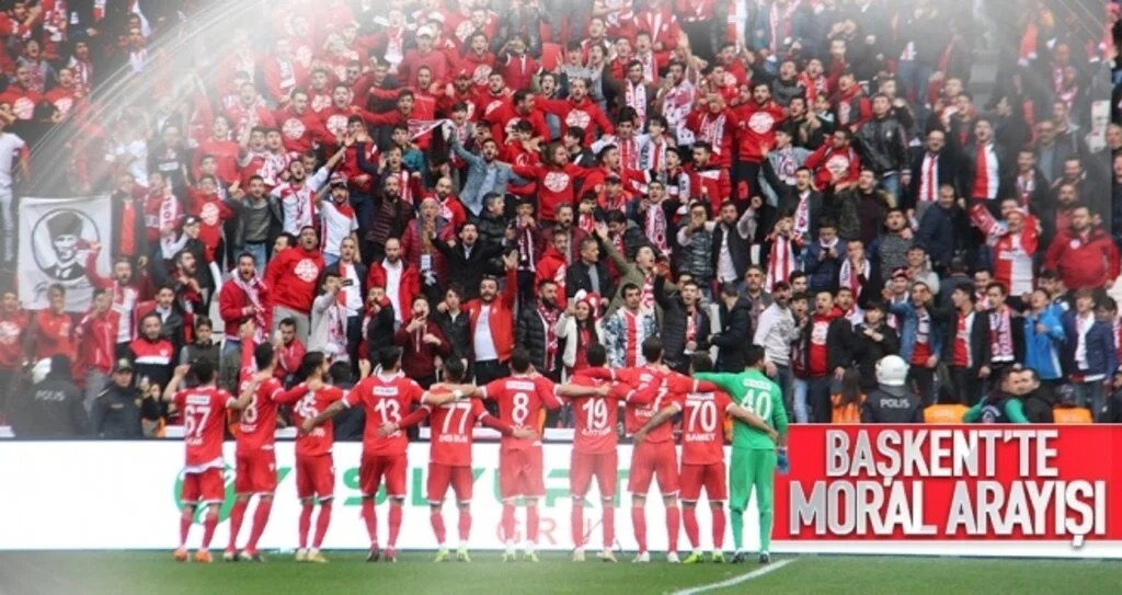 Başkent'te Moral Arayışı