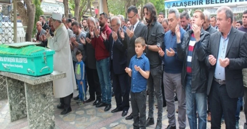 Bebeğini Kaybeden Anne Bebeğinin Battaniyesini Elinden Düşürmedi