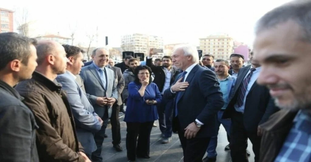 Belediye Personelinden Başkan Saraçoğluna Duygusal Veda