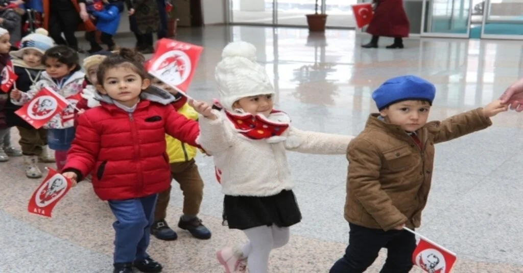 Beü Uygulama Kreş Ve Anaokulu Öğrencilerinden 23 Nisan Etkinliği