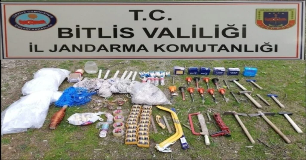 Bitliste Teröristlere Ait Sığınak Ve Patlayıcı Ele Geçirildi