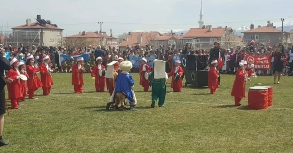 Bolvadinde 23 Nisan Coşkusu