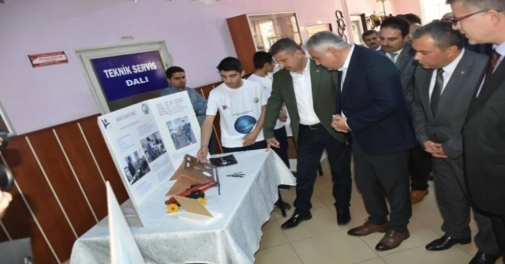 Boyabatta Tübitak 4006 Bilim Fuarı