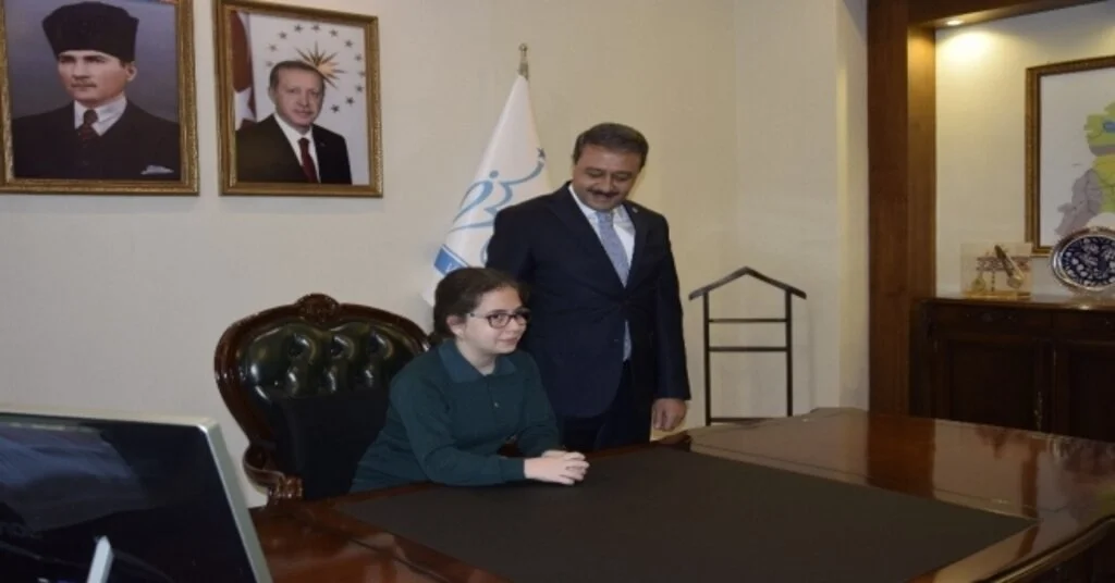 Burdur Valisinin Koltuğunda Özel Öğrenci