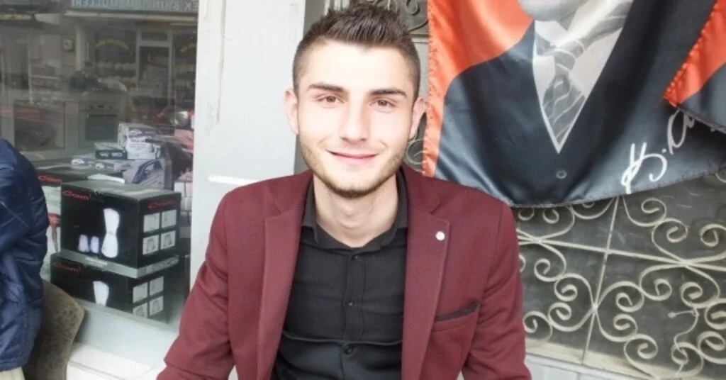 Burhaniyede Fetullah Bozkurt  İlçenin En Genç Muhtarı Oldu