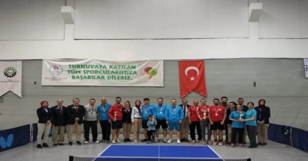 Büyükşehir Masa Tenisinde Şampiyon Oldu