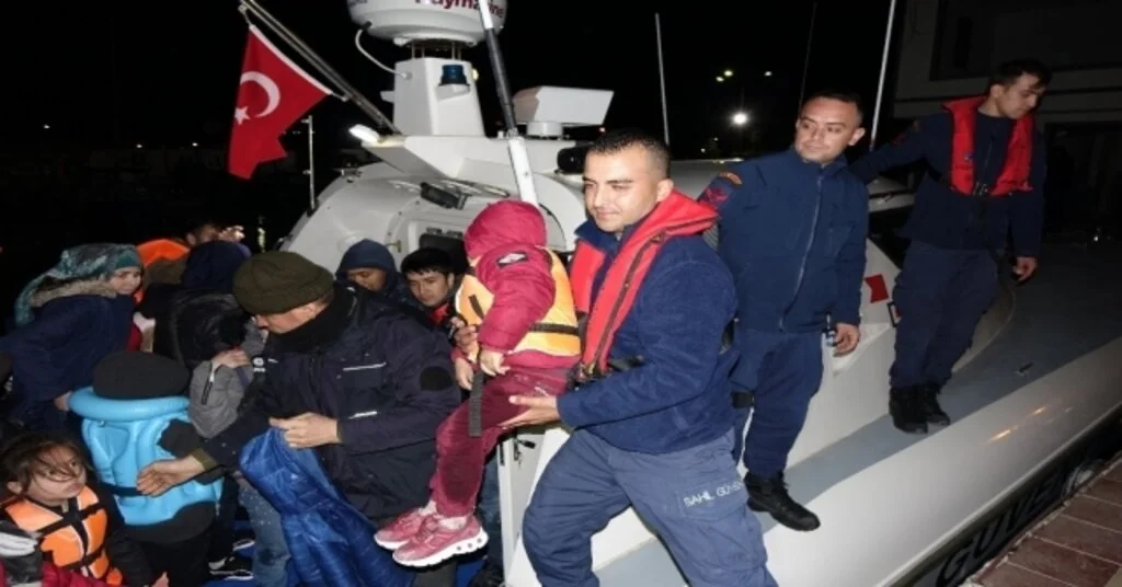 Çanakkalede 74 Mülteci Yakalandı