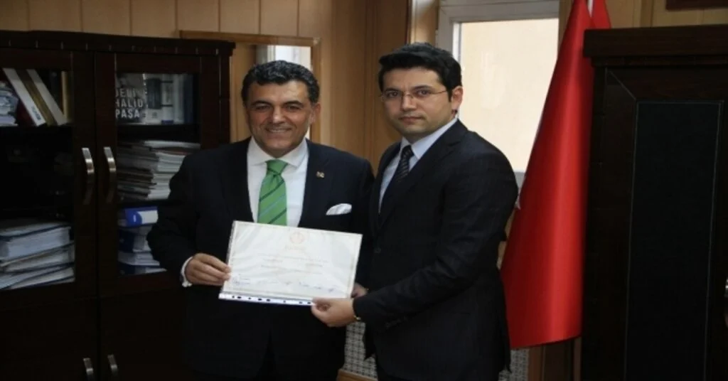 Chp Belediye Başkanı Faruk Demir Mazbatasını Aldıktan Sonra Konser Verdi