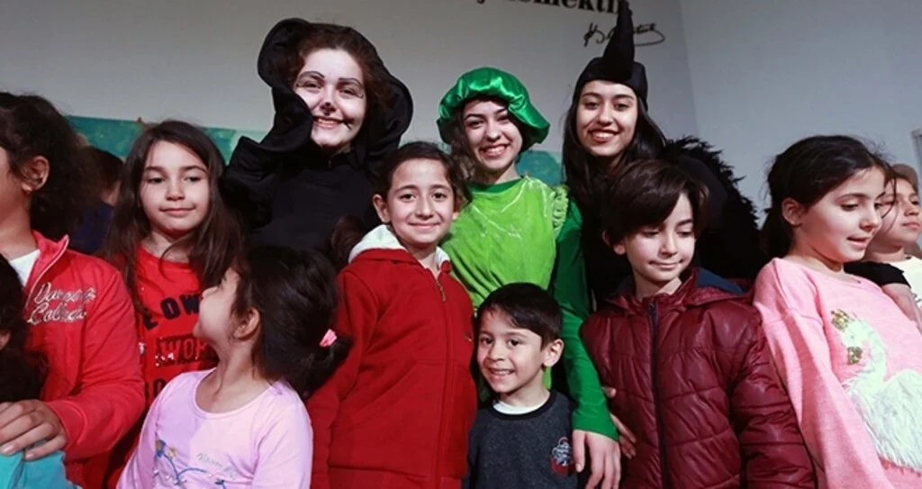 Çocuk Tiyatrosu büyüledi 