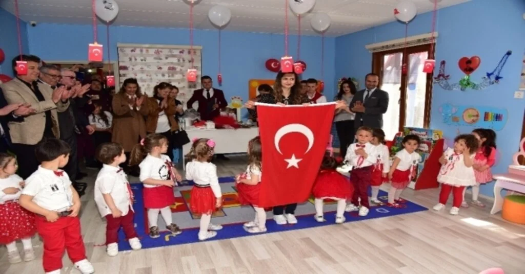 Çocuklar Kendi Bayramlarında Gönüllerince Eğlendi