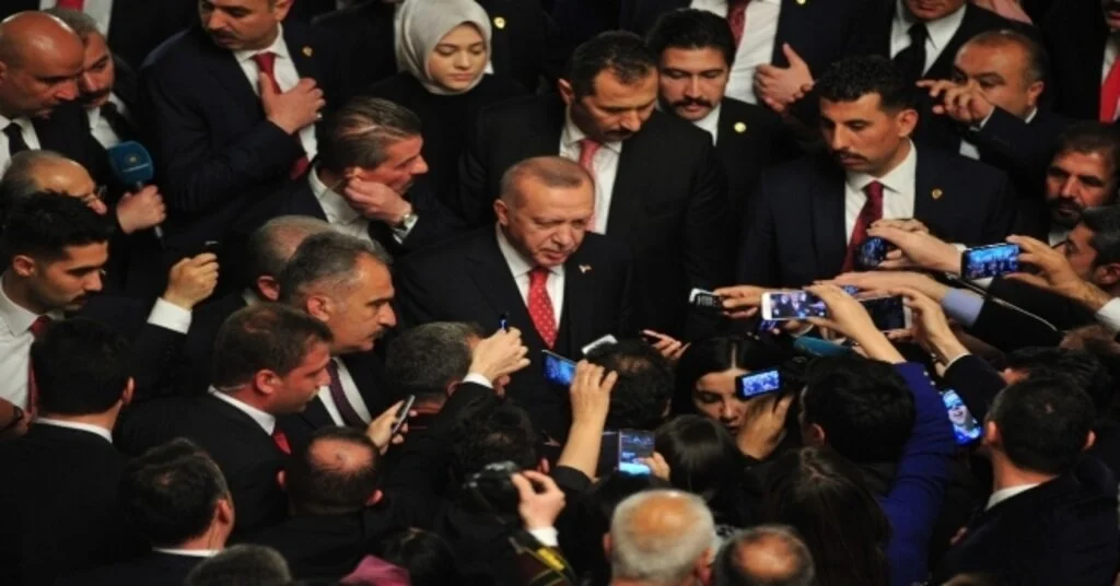Cumhurbaşkanı Recep Tayyip Erdoğan, Kabine Değişikliğine İlişkin Soru Üzerine, Eğer Bir Değişme Gerekiyorsa, Gerektiği Zaman Onu Zaten Yaparız Ama Birilerinin Siparişi Üzerine Ben Kabine Değişikliğine