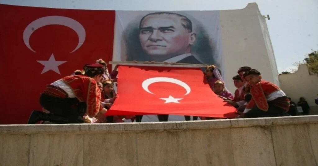 Denizlide 23 Nisan Coşkusu