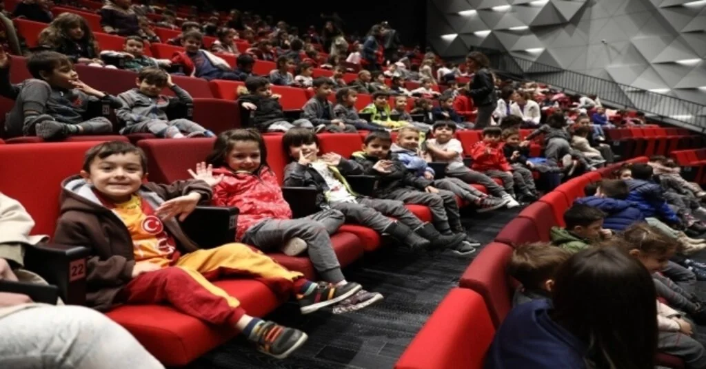Denizlide 3. Ulusal Çocuk Tiyatrosu Şenliği Devam Ediyor