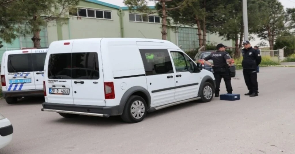Denizlide Silahlı Ve Bıçaklı Kavga: 3 Yaralı