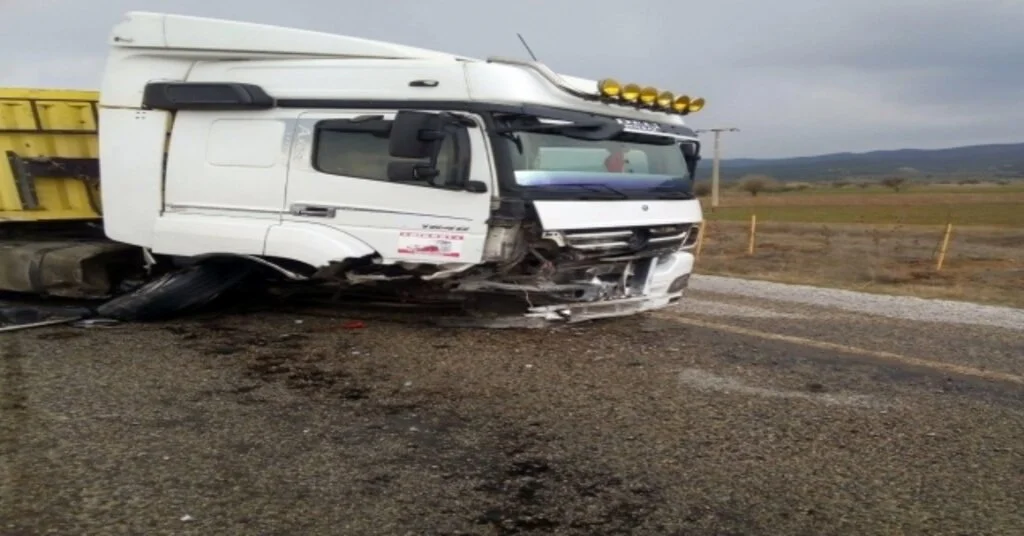 Denizlide Trafik Kazası 1İ Ağır 2 Yaralı