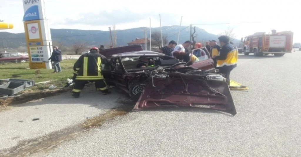 Denizlide Trafik Kazası: 5 Yaralı
