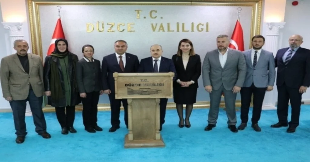 Dursun Ay Ve Ekibinden Valiye Ziyaret
