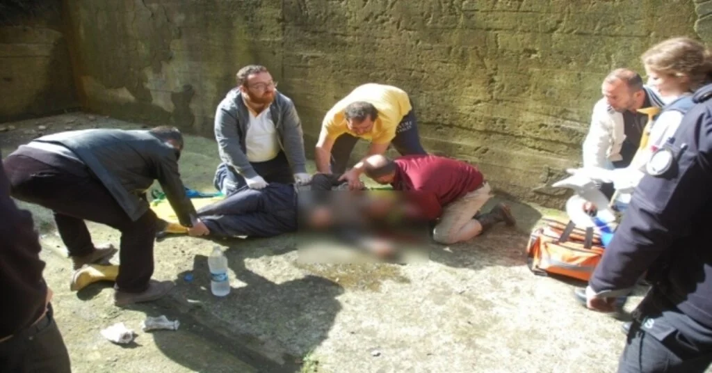 Duvar Yaparken 4 Metre Yükseklikten Düşen Yaşlı Adam Yaralandı