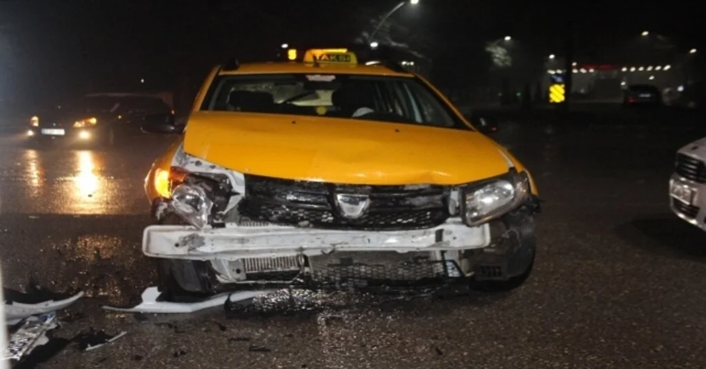 Elazığda Trafik Kazası: 3 Yaralı