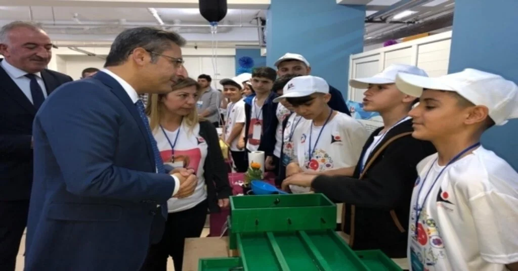 Ersoy Ortaokulunda Tübitak Sergisi
