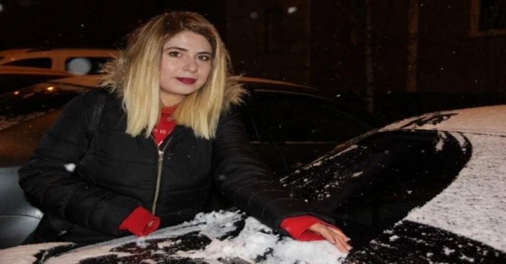 Erzurumda Kar Yağışı Kent Merkezini Beyaza Bürüdü