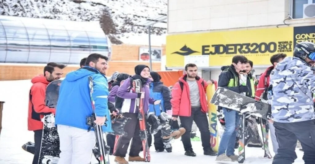 Etü Bilgisayar Mühendisliği Bölümü Öğrencilerine Kayak Kursu