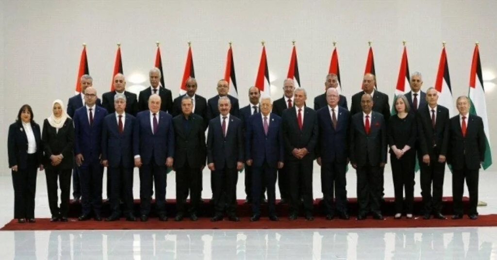 Filistinin Yeni Hükümet Üyeleri Yemin Ederek Göreve Başladı