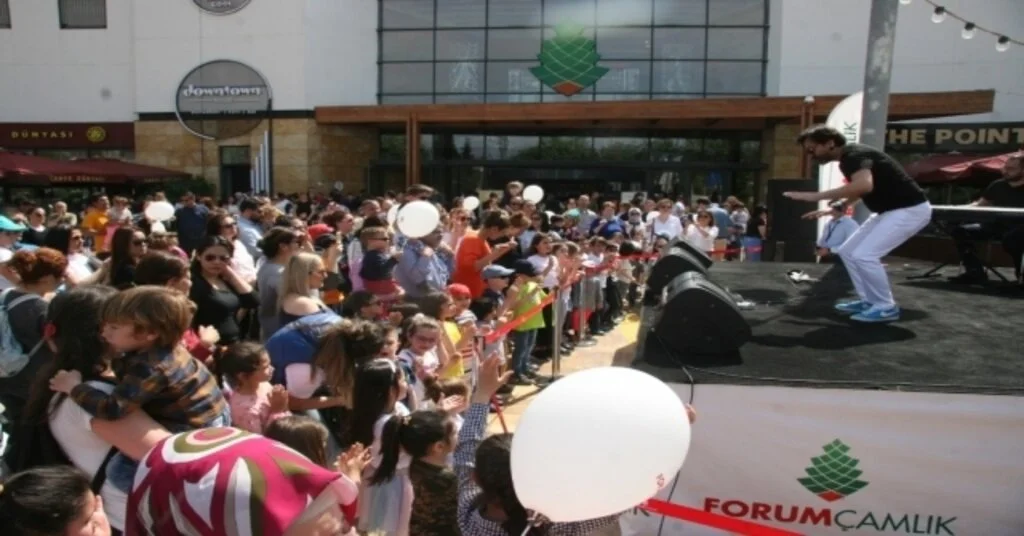 Forum Çamlıktan Çocuklara Özel Onur Erol Konseri