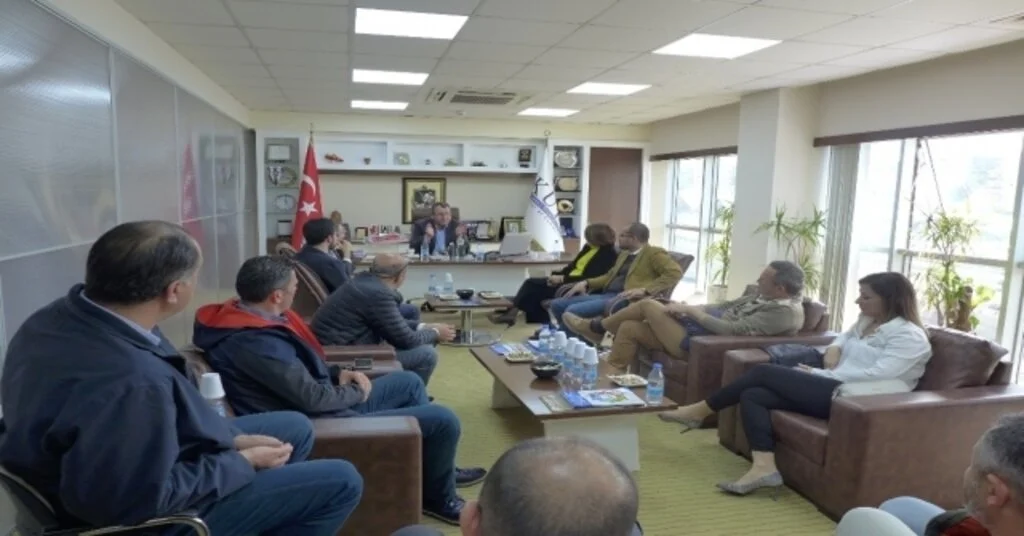 Genç İşadamlarından Kuşadası Ticaret Odasına Ziyaret