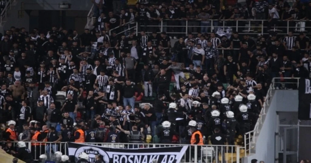 Gol İptal Olunca Tribünler Karıştı