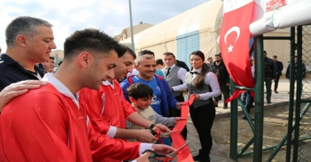 Halı Saha Maçında, Şehit Düşen Komiser Ve Eşinin Adı Halı Sahaya Verildi