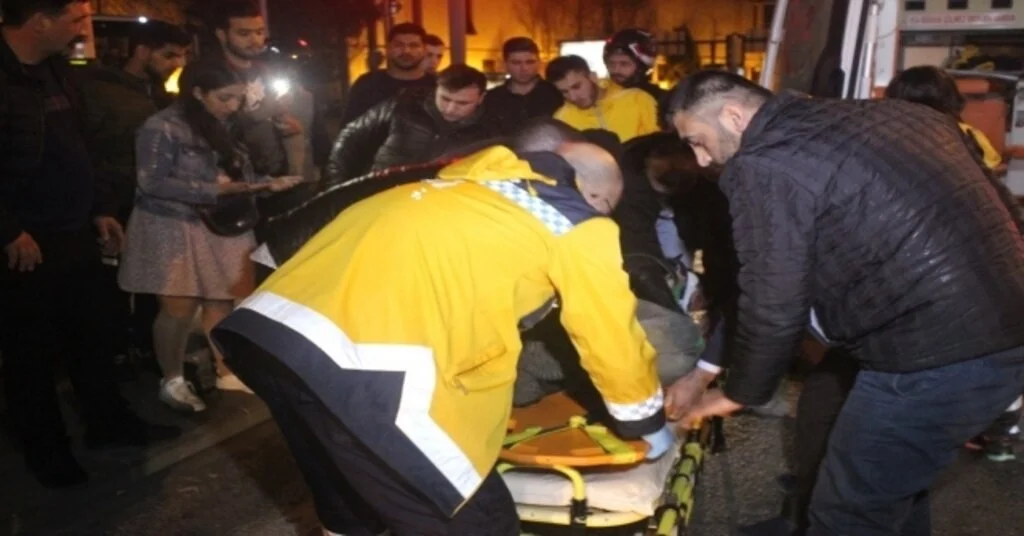 Harbiyede Motosiklet İle Ticari Otomobil Çarpıştı: 2 Yaralı