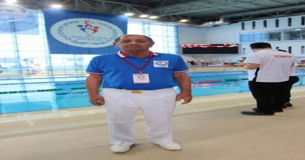 Hayatını Engelli Yüzücülere Adadı