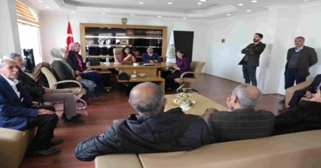 Hdpli Belediye Başkanı Ülkü Karaaslan Göreve Başladı