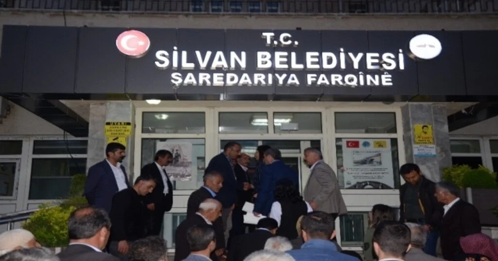 Hdpli Silvan Belediye Başkanı Toprak Mazbatasını Aldı