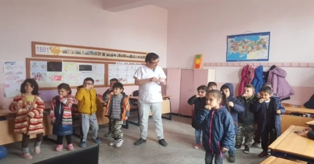 Hisarcıkta Öğrencilere Ağız Diş Sağlığı Eğitimi