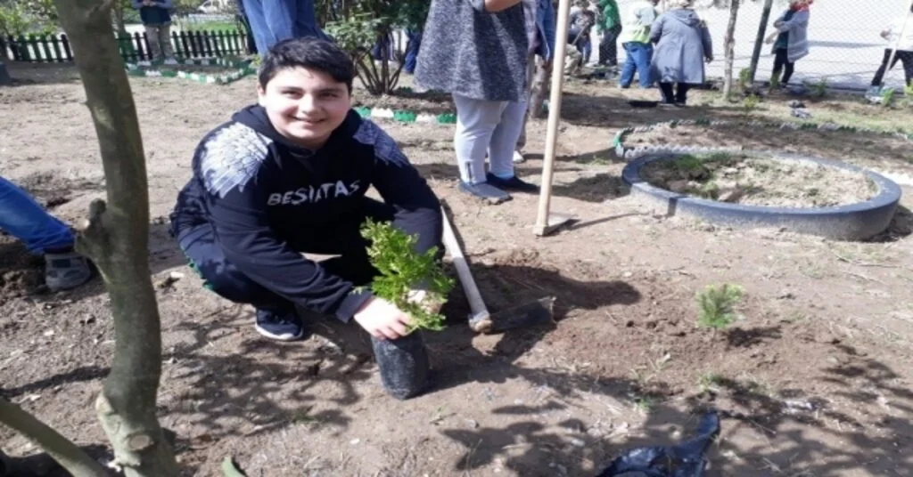 Hürriyet Ortaokulundan Örnek Davranış