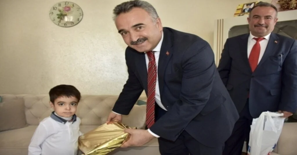 İl Müdürü Çelik, Evde Eğitim Alan Öğrencilerle Bir Araya Geldi