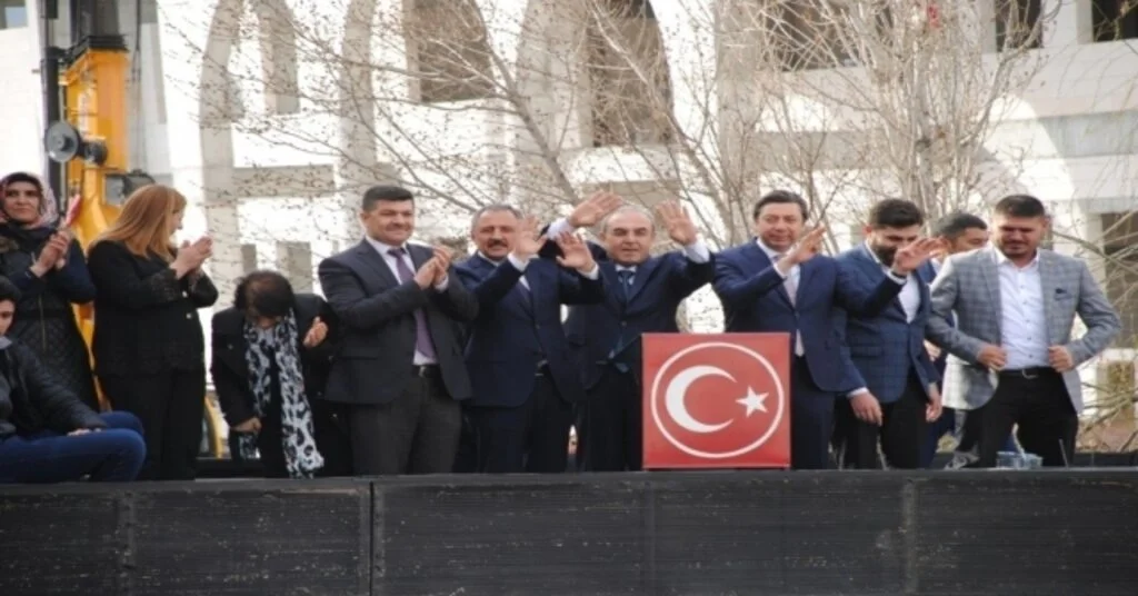 İlçe Belediye Başkanları Mazbatalarını Aldı