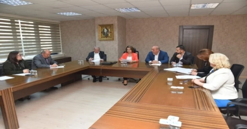 İzmit Belediyesinde İlk Encümen