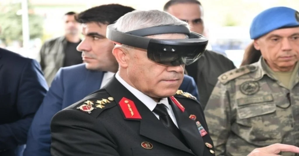 Jandarma Genel Komutanı Çetin, Ispartada Giyilebilir Son Teknolojik Ürünleri Denedi