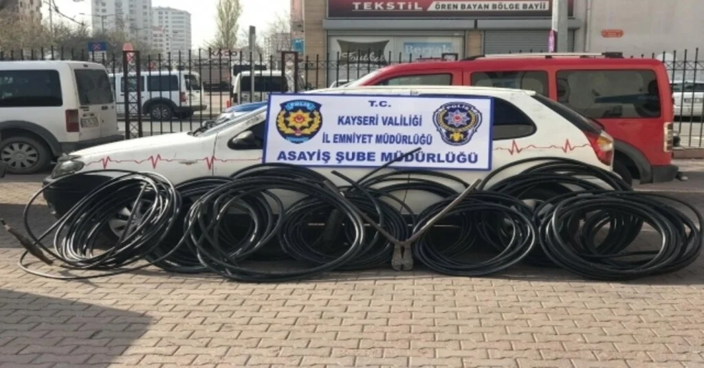 Kablo Hırsızları Yakalandı