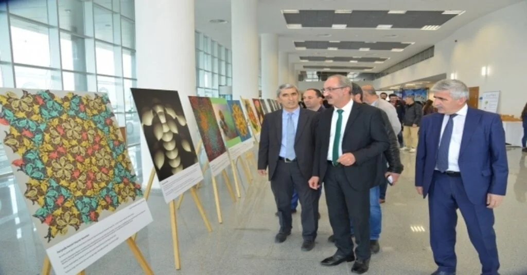 Kaeüsinde ‘Matematiğin Gözünden Imagınary Sergisi Düzenlendi