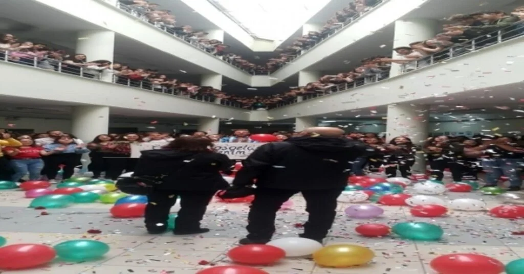 Kanseri Yendi, Öğrencileri Sevgi Gösterisiyle Karşıladı